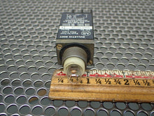 Load image into Gallery viewer, Allen Bradley 800T-PST16 Ser A Pilot Lights (Lot of 7) Missing 3 Bulbs & 6 Lens