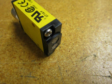 Load image into Gallery viewer, Banner SM312DBZQ DMINI-BEAM DIFFUSE RANGE 300 MM INPUT 10-30V DC Gently Used