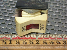 Load image into Gallery viewer, (5) UND Lab 10A 250VAC 15A 125V (2) EMA50.24 & (1) Carling 10/15A Switches Used