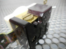 Load image into Gallery viewer, General Electric GE4069-2 Single Ground Receptacle 15A-250V 2 Pole 3 Wire New