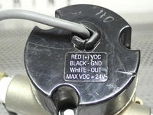 Load image into Gallery viewer, Dwyer SF2-204 Sight Flow Switch Used With Warranty See All Pictures