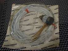Load image into Gallery viewer, Micro Switch 604EN7-6 Sealed Switch New Old Stock Fast Free Shipping