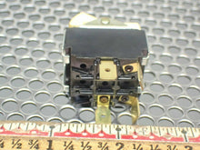 Load image into Gallery viewer, (5) UND Lab 10A 250VAC 15A 125V (2) EMA50.24 & (1) Carling 10/15A Switches Used