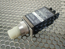 Load image into Gallery viewer, Allen Bradley 800T-PST16 Ser A Pilot Lights (Lot of 7) Missing 3 Bulbs & 6 Lens