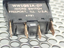 Load image into Gallery viewer, Micro Switch WW1G51A-D7 Pushbuttons 16A-1/2HP 125,250VAC 3A 125VAC (Lot of 2)