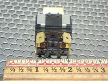 Load image into Gallery viewer, (5) UND Lab 10A 250VAC 15A 125V (2) EMA50.24 & (1) Carling 10/15A Switches Used