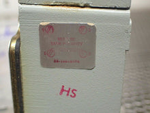 Load image into Gallery viewer, General Electric CR115GB10110 Limit Switch With Roller Lever 10A 600VAC NEW