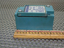 Load image into Gallery viewer, Micro Switch LSR3K Limit Switch 600VAC 10A (No Operating Head) New Old Stock
