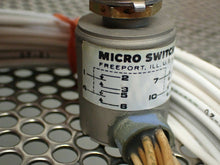 Load image into Gallery viewer, Micro Switch 604EN7-6 Sealed Switch New Old Stock Fast Free Shipping