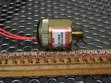 Load image into Gallery viewer, WASCO P500-51L2B-X6198 Pressure Switches Used With Warranty (Lot of 2)