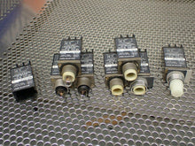 Load image into Gallery viewer, Allen Bradley 800T-PST16 Ser A Pilot Lights (Lot of 7) Missing 3 Bulbs & 6 Lens