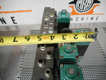 Load image into Gallery viewer, Numatics (5) 081SS400M & (4) 081SS400M000061 Solenoid Valves With Flexiblok Base