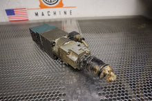 Load image into Gallery viewer, BOSCH 0811402001 Hydraulic Valve W/ 1835100034 & 1837001206 3,75A Coil See Pics