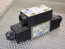 Load image into Gallery viewer, Continental Hydraulics VS5M-3F-GMB-68L-J Directional Valve 120/110VAC 60/50Hz