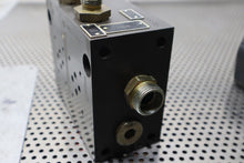 Load image into Gallery viewer, 819868086FL Manifold Valve Block With Attached Fittings Used See All Pictures