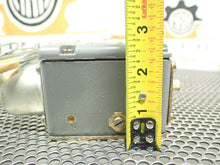 Load image into Gallery viewer, Square D 9025-BCW-33 Ser B Temperature Switch Set 115-123F New Old Stock