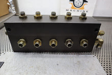 Load image into Gallery viewer, 819 868 089FL Manifold Valve Block With Fittings Used With Warranty See All Pics
