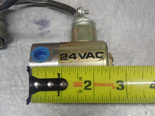 Load image into Gallery viewer, Skinner V52LB2100 Solenoid Valve 24V 60Hz 100PSI 10W 1/8 Orifice Used Warranty