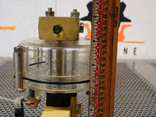 Load image into Gallery viewer, Master Pneumatic Model A64041 1/2NPTF A64061 3/4NPTF Lubricator New No Box