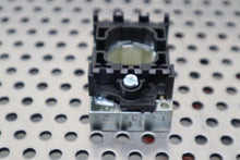 Load image into Gallery viewer, Siemens 3SU1550-1AA10-1PA0 Switch Holder & (2) 3SU1400-1AA10-1CA0 Contact Blocks