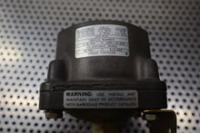 Load image into Gallery viewer, Transamerica Delaval D2T-H18 Pressure Switch .4-18PSI .028-1.24Bar 60PSI 4.14Bar