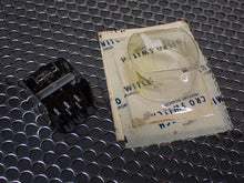 Load image into Gallery viewer, Micro Switch 2D101 Pushbutton New Old Stock See All Pictures