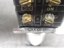 Load image into Gallery viewer, Cutler-Hammer 10250T Keyed Selector Switch (No Keys) W/ (4) Contact Blocks Used