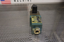 Load image into Gallery viewer, BOSCH 0811402001 Hydraulic Valve W/ 1835100034 & 1837001206 3,75A Coil See Pics