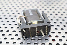 Load image into Gallery viewer, 769011 14JV AVU769010 Relays New Old Stock (Lot of 4) See All Pictures