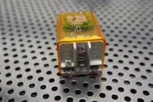 Load image into Gallery viewer, 211D10-464B 007-9818213 Relays 18VDC Coil New Old Stock (Lot of 5)