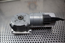 Load image into Gallery viewer, Ebmpapst VDC-49.15-K4-ETC75.2 24VDC Servo Motor Used With Warranty See All Pics
