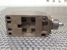 Load image into Gallery viewer, Schmersal TS331-11Y Limit Switch New No Box See All Pictures