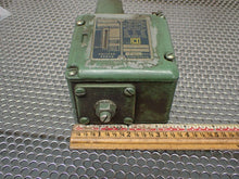 Load image into Gallery viewer, Square D 9012-ADW5 Pressure Switch 135-1000 70 150# Used With Warranty See Pics