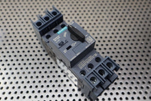 Load image into Gallery viewer, Siemens 3RV2711-1DD10 Circuit Breaker 3,2A New Old Stock