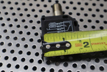 Load image into Gallery viewer, Banner QM42VP6AFV150Q 10-30VDC 100mA Photoelectric Sensor New Old Stock