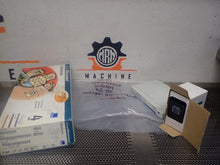 Load image into Gallery viewer, 3COM 3C16704 4 Port Ethernet Hub TP4 New Old Stock