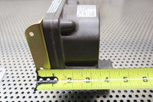 Load image into Gallery viewer, Transamerica Delaval D2T-H18 Pressure Switch .4-18PSI .028-1.24Bar 60PSI 4.14Bar