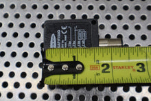 Load image into Gallery viewer, Banner QM42VP6AFV150Q 10-30VDC 100mA Photoelectric Sensor New Old Stock