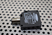 Load image into Gallery viewer, Banner QM42VP6AFV150Q 10-30VDC 100mA Photoelectric Sensor New Old Stock