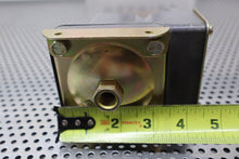 Load image into Gallery viewer, Transamerica Delaval D2T-H18 Pressure Switch .4-18PSI .028-1.24Bar 60PSI 4.14Bar