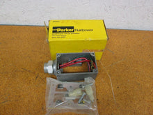 Load image into Gallery viewer, Parker Directional Control Valve Housing
