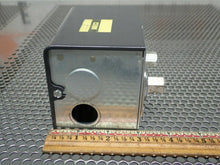 Load image into Gallery viewer, Mercoid MERCONTROL CSS0 R.10-150 80-71297 Dual Input Pressure Control Used
