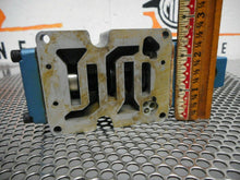 Load image into Gallery viewer, Mac Valves 6511A-000PM-112D Solenoid Valve 120/60 110/50 Coil 6.2/6.3Watts Used
