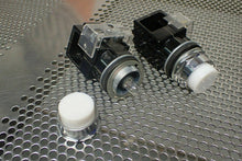 Load image into Gallery viewer, Furnas 52PC4EB Piot Lights 120VAC White Lens New Old Stock (Lot of 2)

