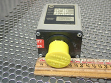Load image into Gallery viewer, Syracuse TNR016 Relay 480Sec 24VDC New No Box See All Pictures
