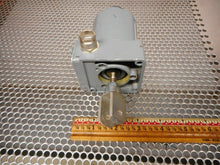 Load image into Gallery viewer, Binder 70036202/114 Type 41 02406E3 24V Motor Used With Warranty
