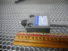 Load image into Gallery viewer, Mircro Switch 914CE18-6 Limit Switch 5A 250VAC Used With Warranty
