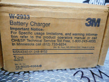 Load image into Gallery viewer, 3M W-2933 Battery Charger 115VAC 60Hz 15W 6VDC 450mA New In Box
