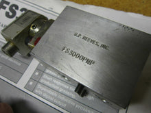 Load image into Gallery viewer, GP Reeves Inc FS3000PNP Flow Sensor 3000PSI 1.025&quot; Used See All Pictures
