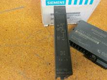 Load image into Gallery viewer, Siemens 6ES7 132-4BB00-0AB0 Simatic Digital Output Module New (Lot of 2)
